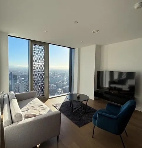 2 Bedroom Apartment With City Views